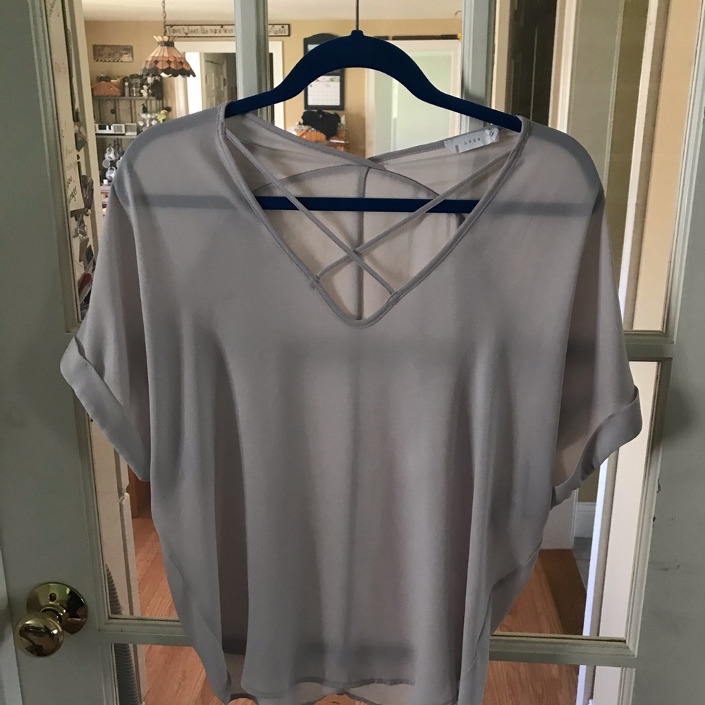 Size small boutique style top